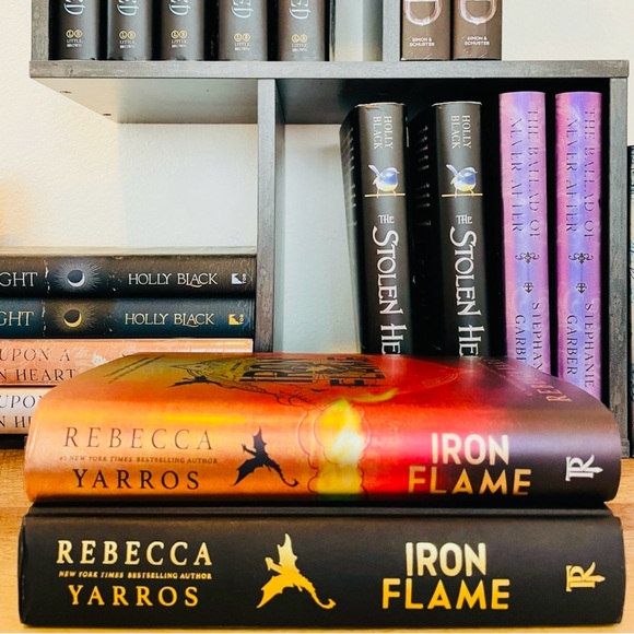 IRON FLAME - First Edition by Rebecca Yarros - Picture 6 of 6